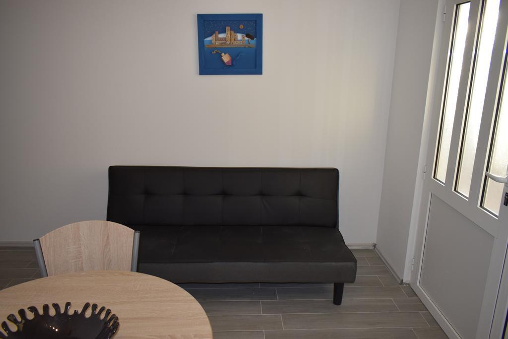 Apartments Kk Целина Екстериор снимка