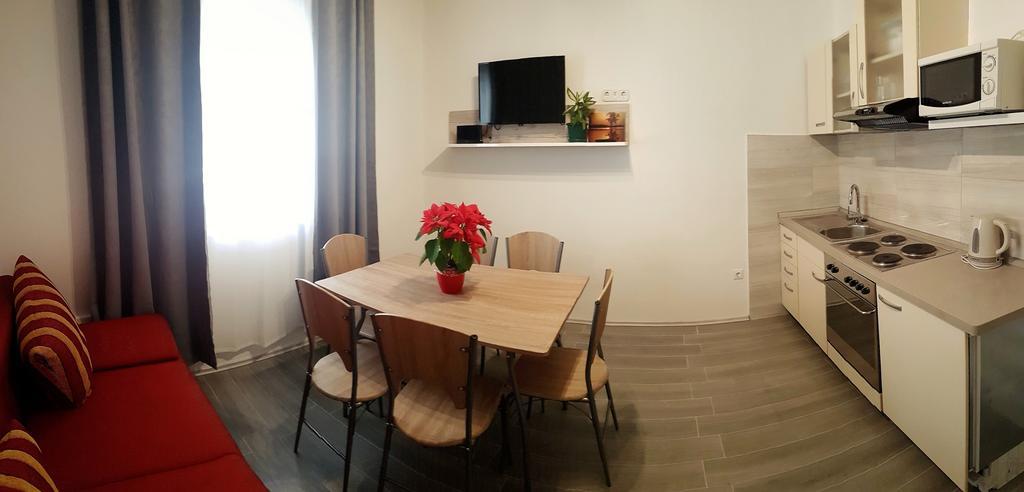 Apartments Kk Целина Екстериор снимка