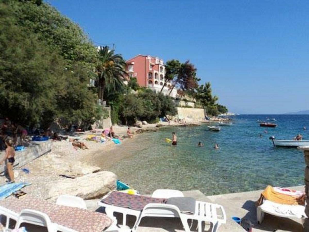 Apartments Kk Целина Екстериор снимка