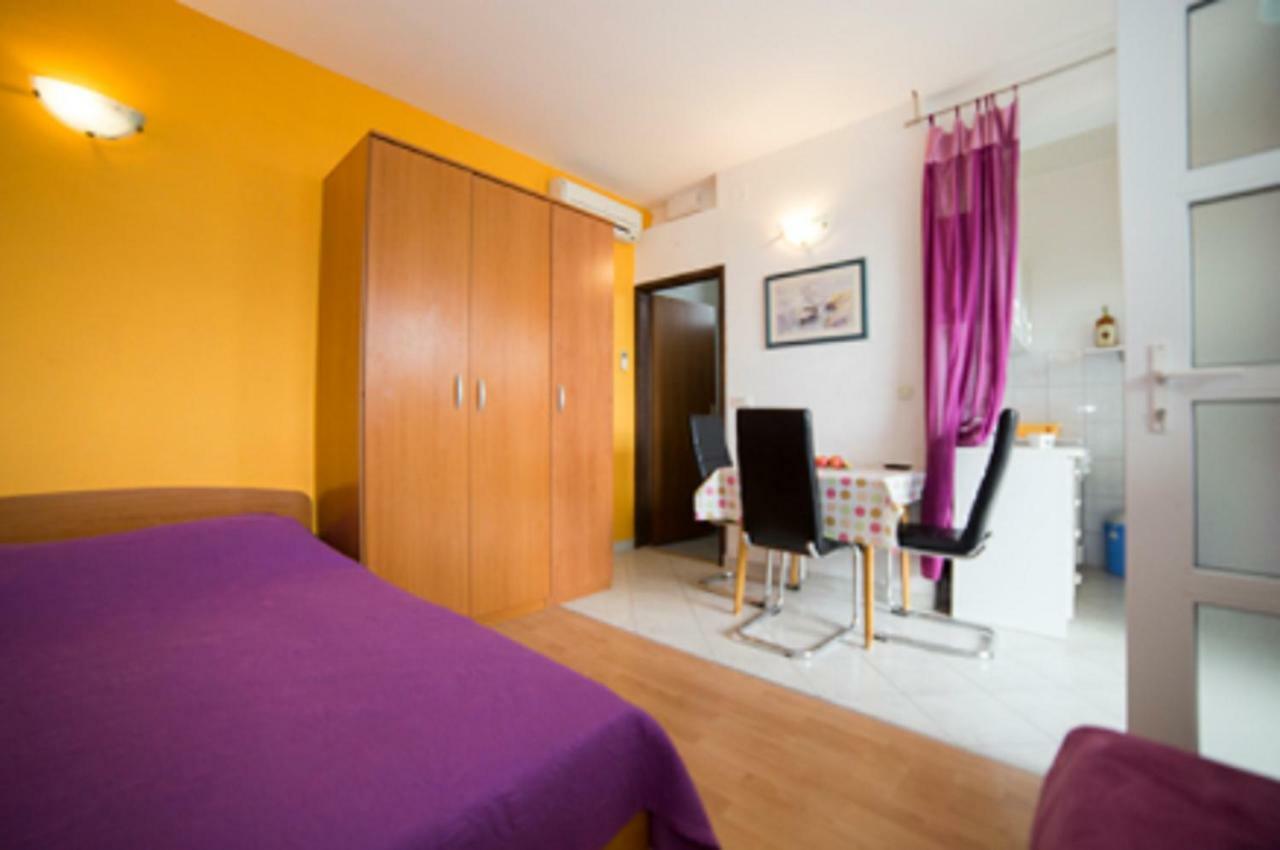 Apartments Kk Целина Екстериор снимка