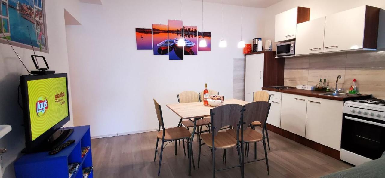 Apartments Kk Целина Екстериор снимка